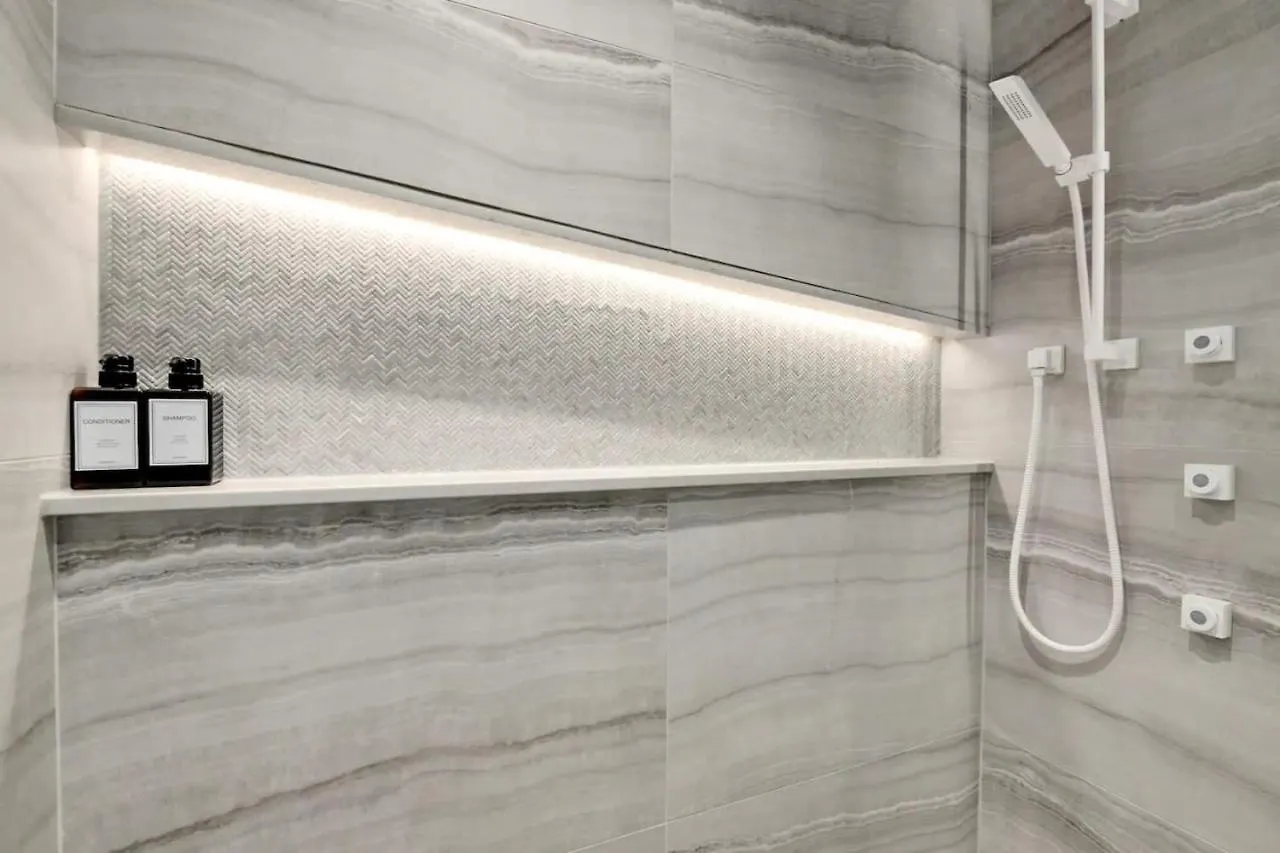 Designer 2Br In Downtown Steps From Sunset Beach فانكوفر 0*,