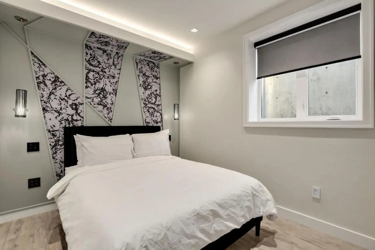 Designer 2Br In Downtown Steps From Sunset Beach Vancouver