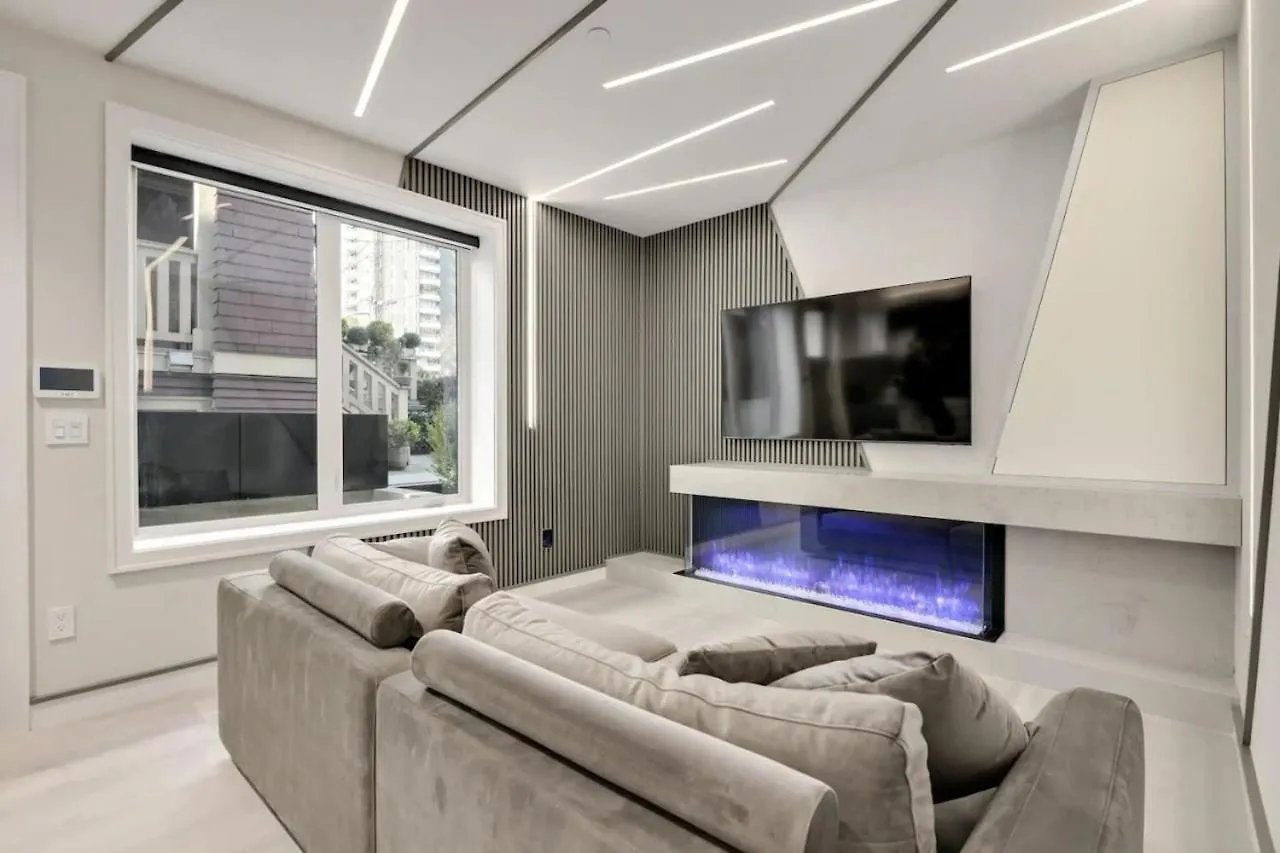 Designer 2Br In Downtown Steps From Sunset Beach Vancouver Apartment