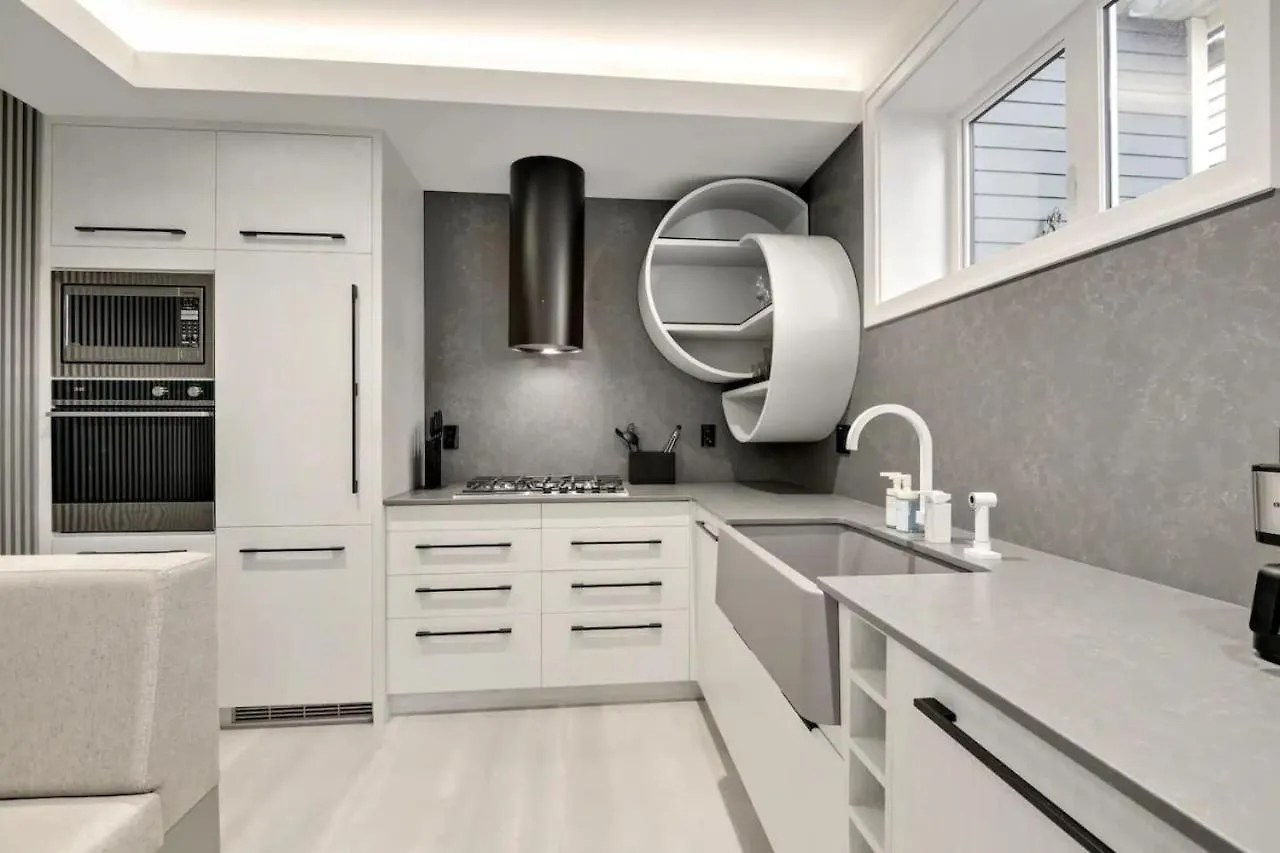 Apartment Designer 2Br In Downtown Steps From Sunset Beach Vancouver